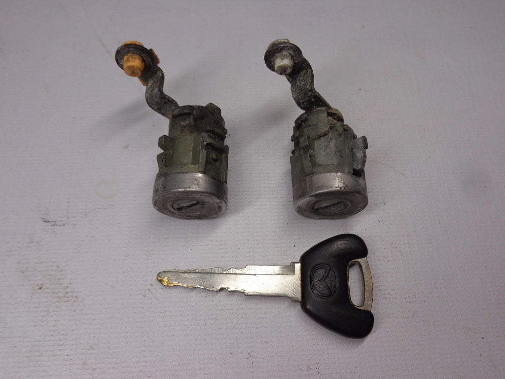 Exterior Door Lock Cylinders Pair with Matching Key Factory Used 1999-2005 NB Mazda Miata