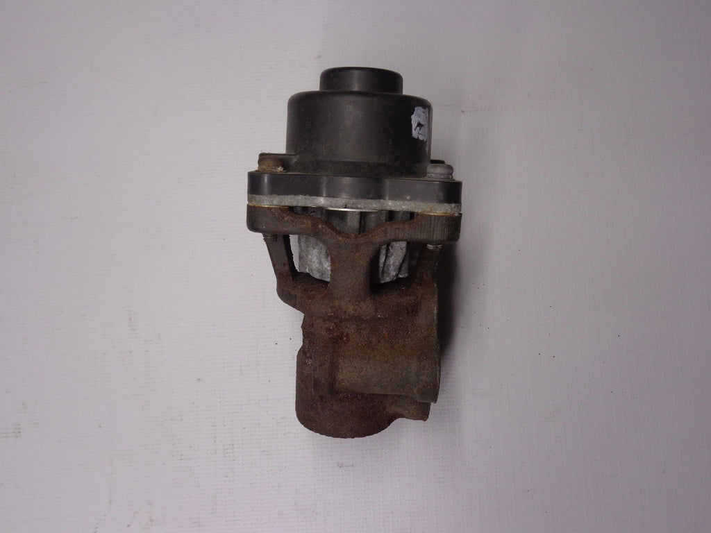 Exhaust Gas Recirculation EGR Valve 1.8 Liter Engine Factory Used 1999-2000 NB Mazda Miata